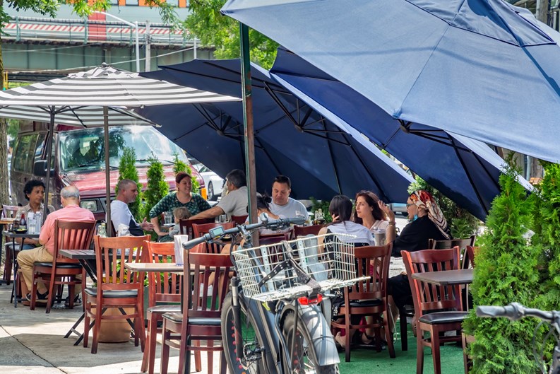 Mayor de Blasio Extends Outdoor Dining Season Year-Round