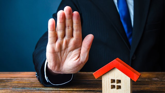 Refusal to provide housing. Bank refuse to give a mortgage loan. Low credit score. Confiscation of pledged property. Building commissioning. Building codes. Cancellation of deal buying real estate