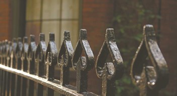 Do Good Fences Make Good Neighbors? Do Good Fences Make Good Neighbors?